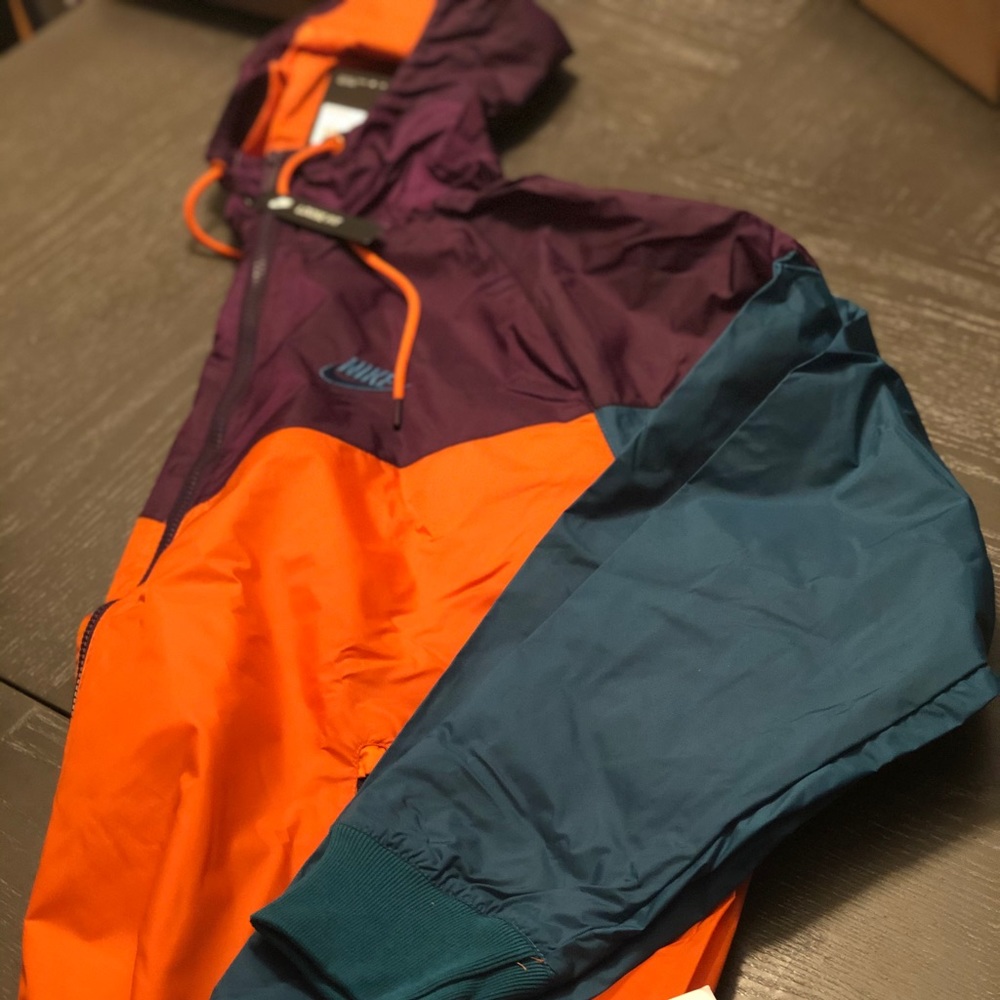 Nike sportswear wind runner hoodie